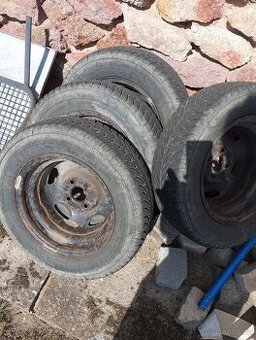 Zimní pneu 165/70 R13