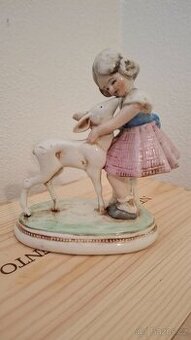 Starožitná porcelánová soška