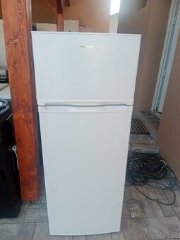 Lednice s mrazakem EGC