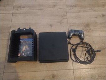 PLAYSTATION 4 + DOKOVACÍ STANICE+DUALSHOCK