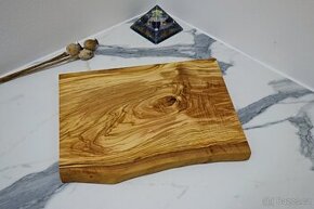 Olivové prkénko nepravidelné 380 x 280 x 21 mm