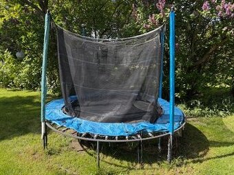 Trampolína
