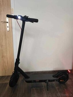 ELEKTRO KOLOBĚŽKA SENCOR SCOOTER ONE 2020.