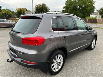 VW Tiguan 2.0 TDI SERVISNí KNIHA - 1