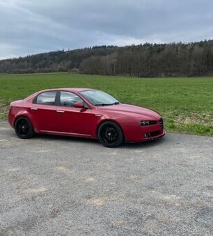 Alfa Romeo 159 1.9 JTDm 110 kW – kráska, co ví, jak jezdit