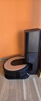 IROBOT ROOMBA i7 se stanicí Clean Base
