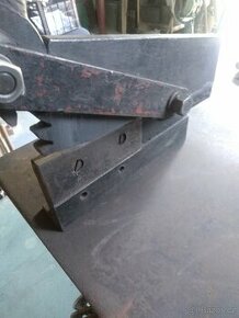 Pákové stolní nůžky