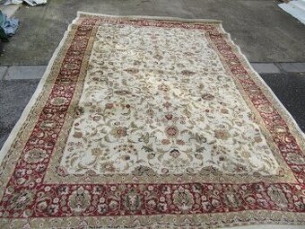 Nabízím zajimavy perský koberec. Materiál PP. Původní stav.