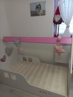 Dětská postel