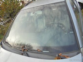 čelní sklo Octavia 1. - dešťový senzor