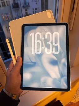 Apple iPad Air M1 64 GB Starlight + příslušenství