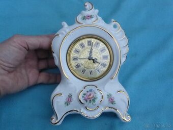 Zlacené porcelánové hodiny - ruční malba, Německo