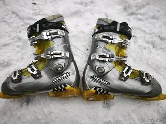 Atomic Race SL 9, lyžáky vel 26, 41, pěkný stav