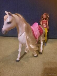 Barbie dreamhors -chodící koník
