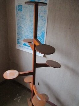 retro stojan na kytky