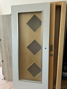 80tky levé CPL béžovo/bílé se sklem