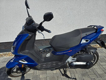 Peugeot StreetFighter 4 125ccm