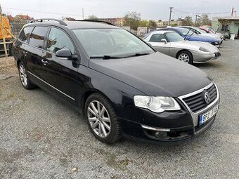 Vw Passat 2.0i 16v - 147kw navigace alu kola závěs