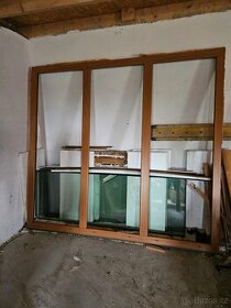 Prodám starší okno 240x220cm