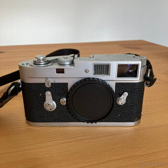 Leica M2