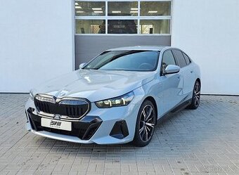 BMW Řada 5, 550e xDrive
