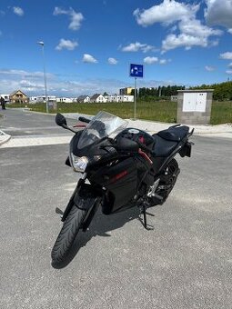 Honda CBR125R 2012 - 1