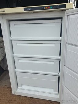 mrazák třídy A+ výška 85cm, 4 police
