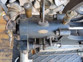 Benzínový motor Plynové motory Čtyřtaktní motor Stacionární