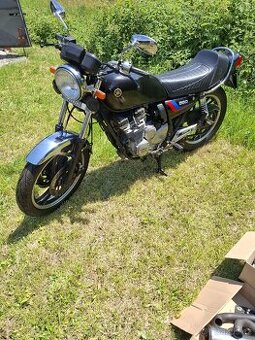 2x yamaha XJ 550