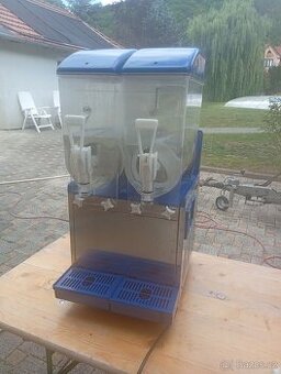 Ledová tříšť, stroj na ledovou tříšť