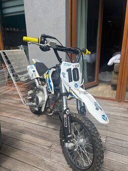 YCF 125 pitbike model start