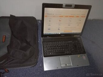 Notebook win 10 4.GB wep kamera brašna