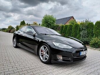 Tesla Model S P85 Performence,2013 Zdarma dobíjení.