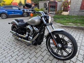 Harley Davidson Breakout