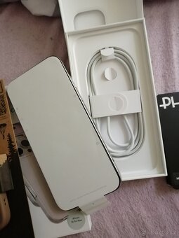 iPhone 16pro max- BOHATÉ PŘÍSLUŠENSTVÍ