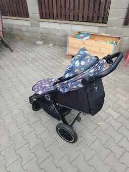 Sportovní kočárek Petite&mars.