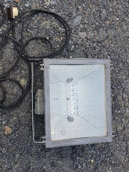 Reflektor halogenový 1000 w.