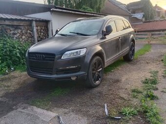 Audi Q7 3.0 TDI 171 kW, r. 2007 – částečně pojízdné, na opra