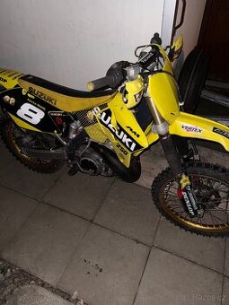 Koupím moto ve špatném nebo nepojízdném stavu