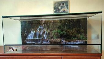L Terárium 80x40x40 nové .Polyuretanové pozadi. Vhodné pro a