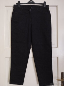 nové černé džíny