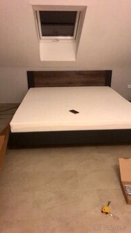 Manželská postel 180x200