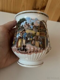 Sběratelský starý hrnek mušlák Prodaná nevěsta