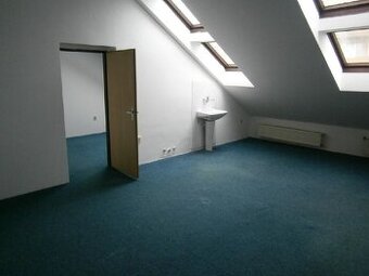 Pronájem kanceláře Krnovská 7 Opava s parkováním