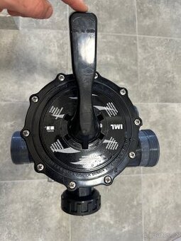 Šesticestný ventil