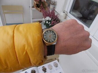 pekne vyhledavane hodinky prim ala rolex rok 1981 funkcni