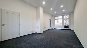 PRONÁJEM OBCHODNÍCH PROSTOR V CENTRU OPAVY - 1