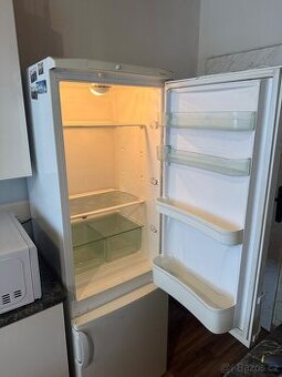 P:Lednici s mrazakem Amica vysoka