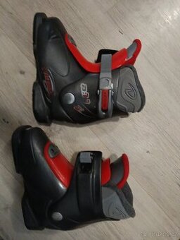 prodám dětské lyžařské boty 17,5-18,5