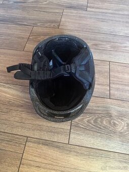 Lyžařská helma GIRO